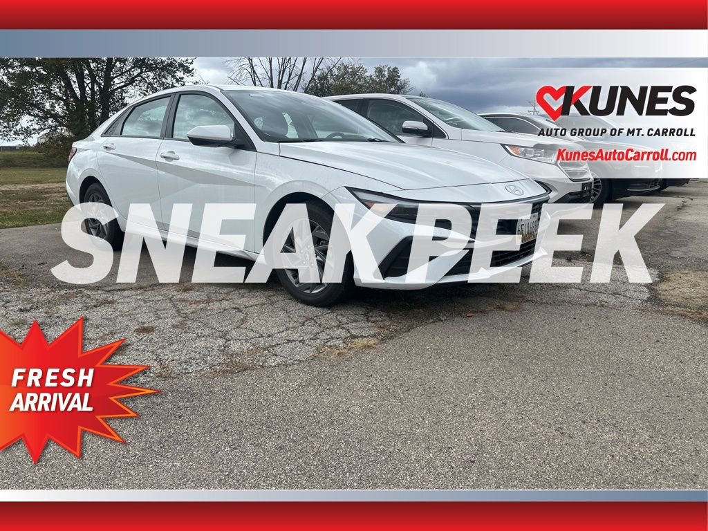 Used 2024 Hyundai Elantra SEL image 1