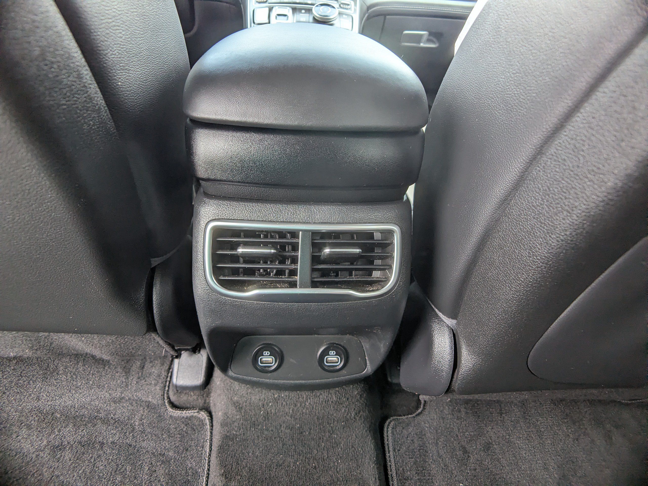 Used 2021 Hyundai Santa Fe SEL w/ Convenience + Premium Package AWD/4WD image 15