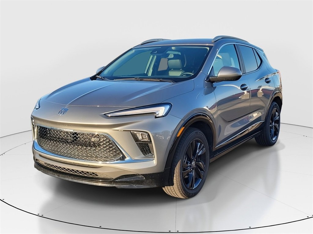 Used 2024 Buick Encore GX Sport Touring image 2