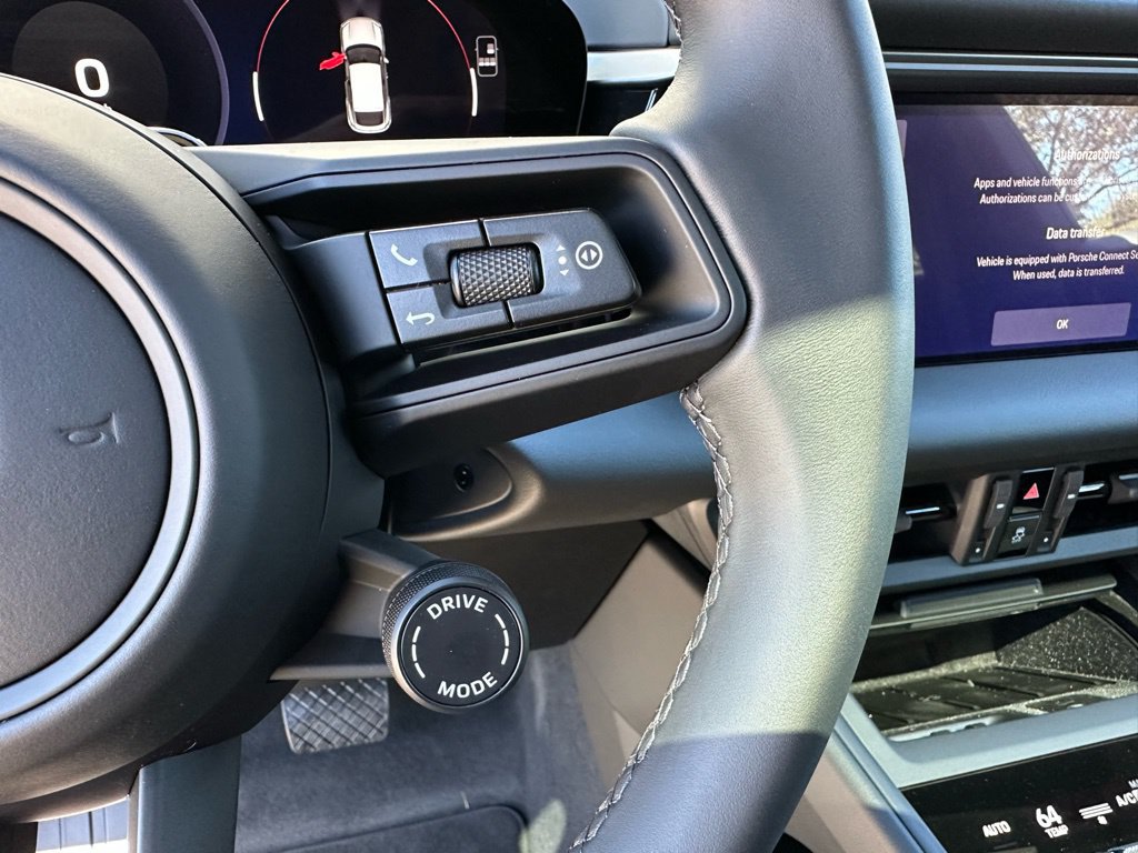 Used 2026 Porsche Macan Electric RWD image 17