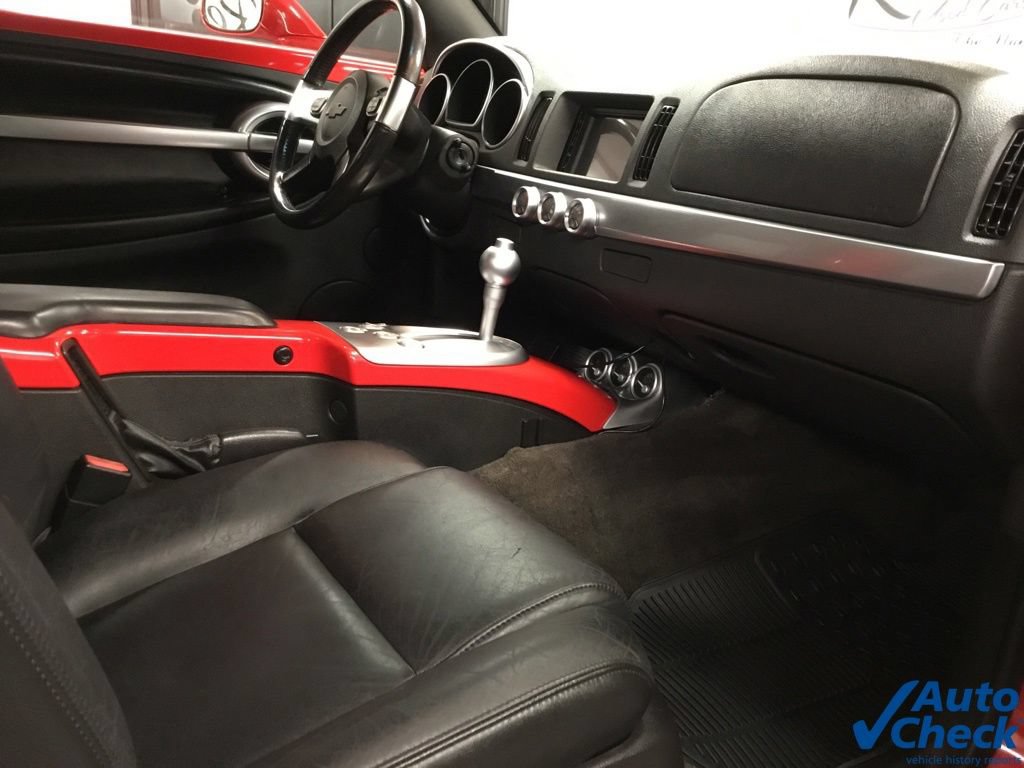Used 2005 Chevrolet SSR w/ Preferred Equipment Group RWD image 35
