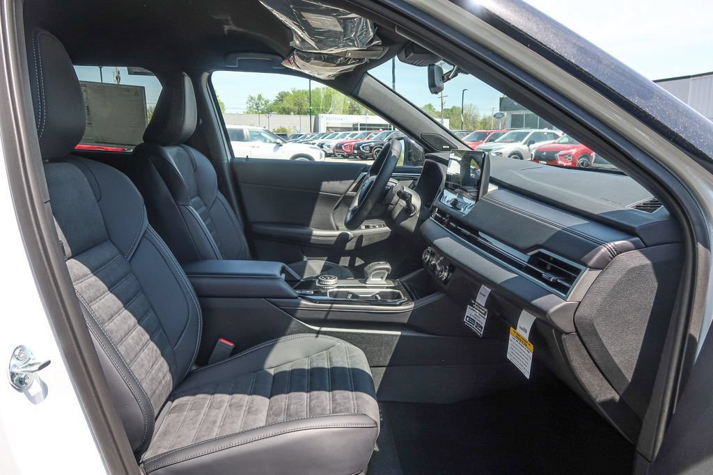 New 2026 Mitsubishi Outlander LE AWD/4WD image 19