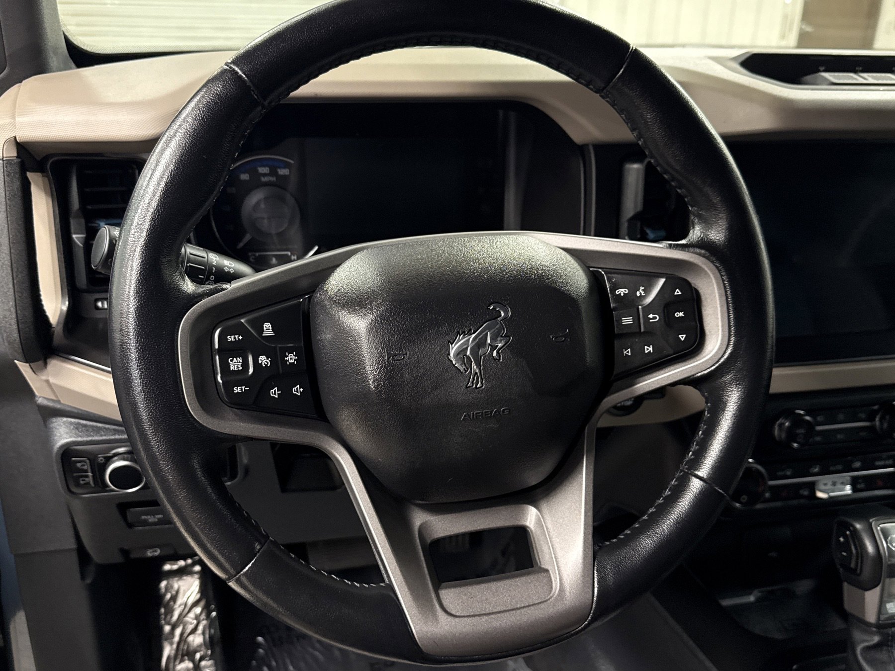 Used 2023 Ford Bronco Wildtrak image 7