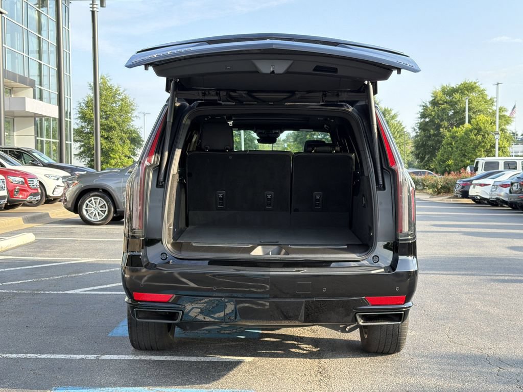 Used 2023 Cadillac Escalade ESV Premium Luxury w/ LPO, Floor Liner Package AWD/4WD image 15