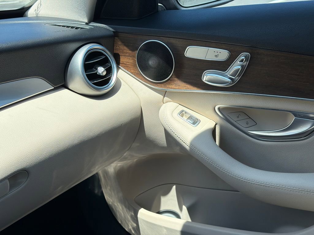 Used 2020 Mercedes-Benz C 300 4MATIC Sedan image 30