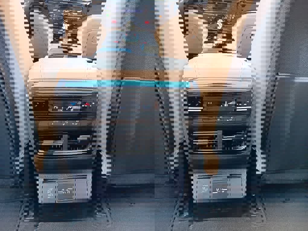 Used 2023 Acura MDX SH-AWD w/ Technology Package image 18