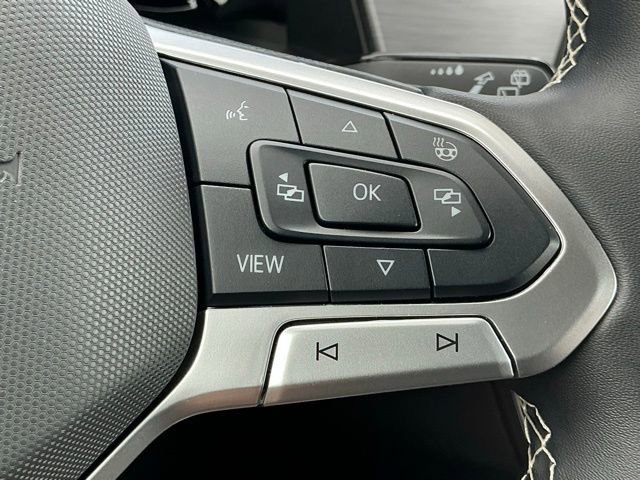 Certified 2025 Volkswagen Atlas Cross Sport SE image 30