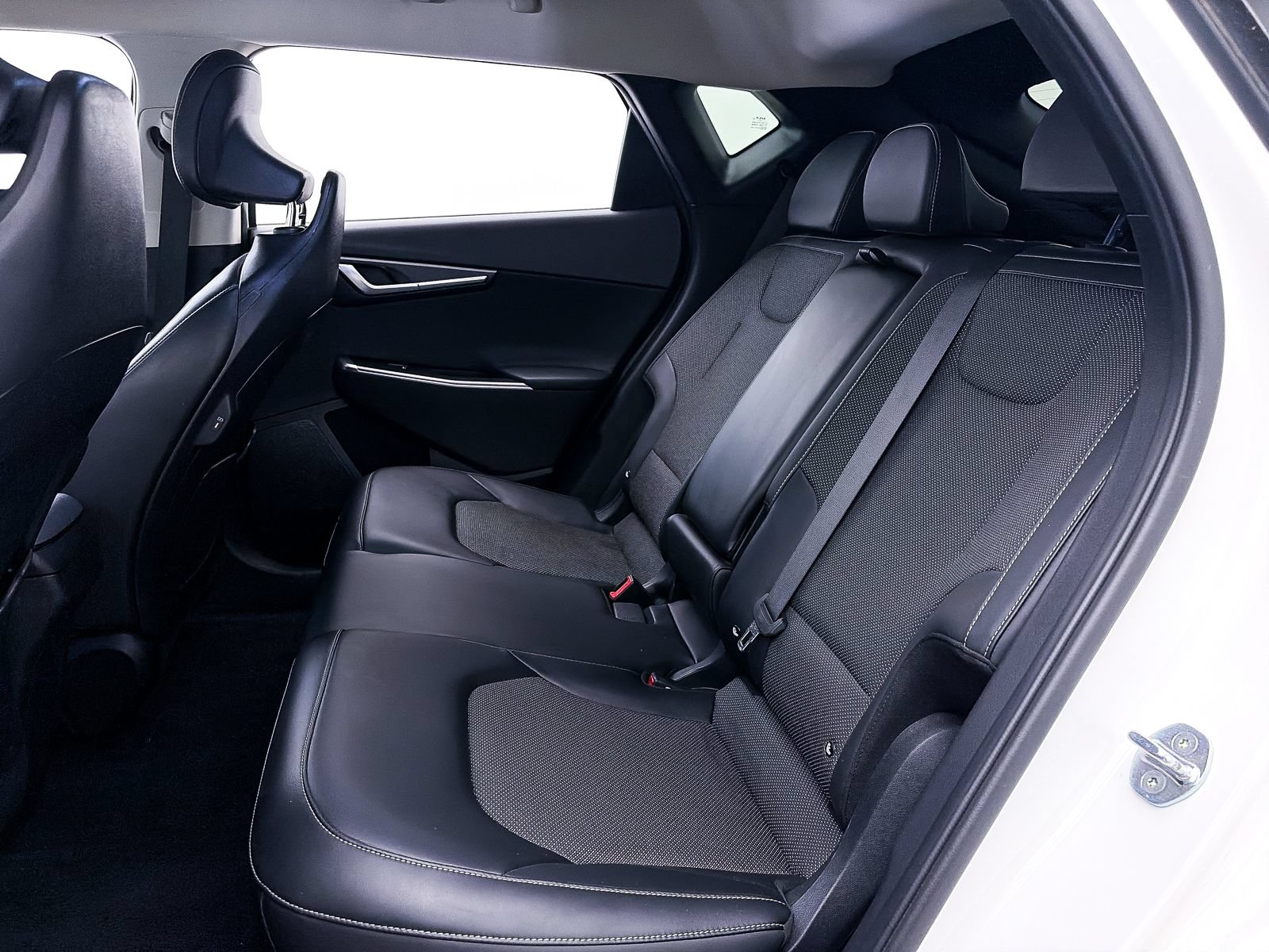 Certified 2022 Kia EV6 Light RWD image 39