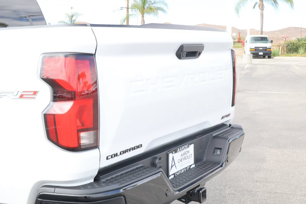 Used 2024 Chevrolet Colorado ZR2 w/ Technology Package AWD/4WD image 16