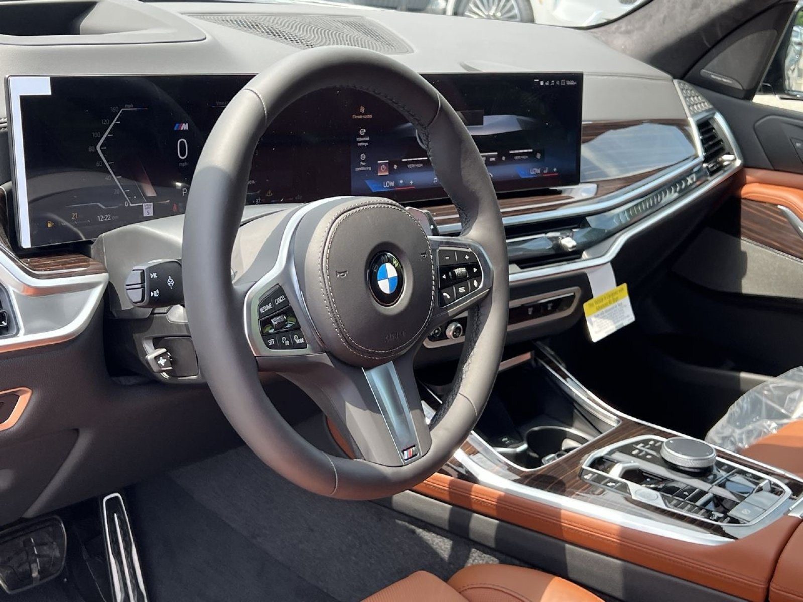 New 2027 BMW X7 xDrive40i w/ M Sport Package AWD/4WD image 13
