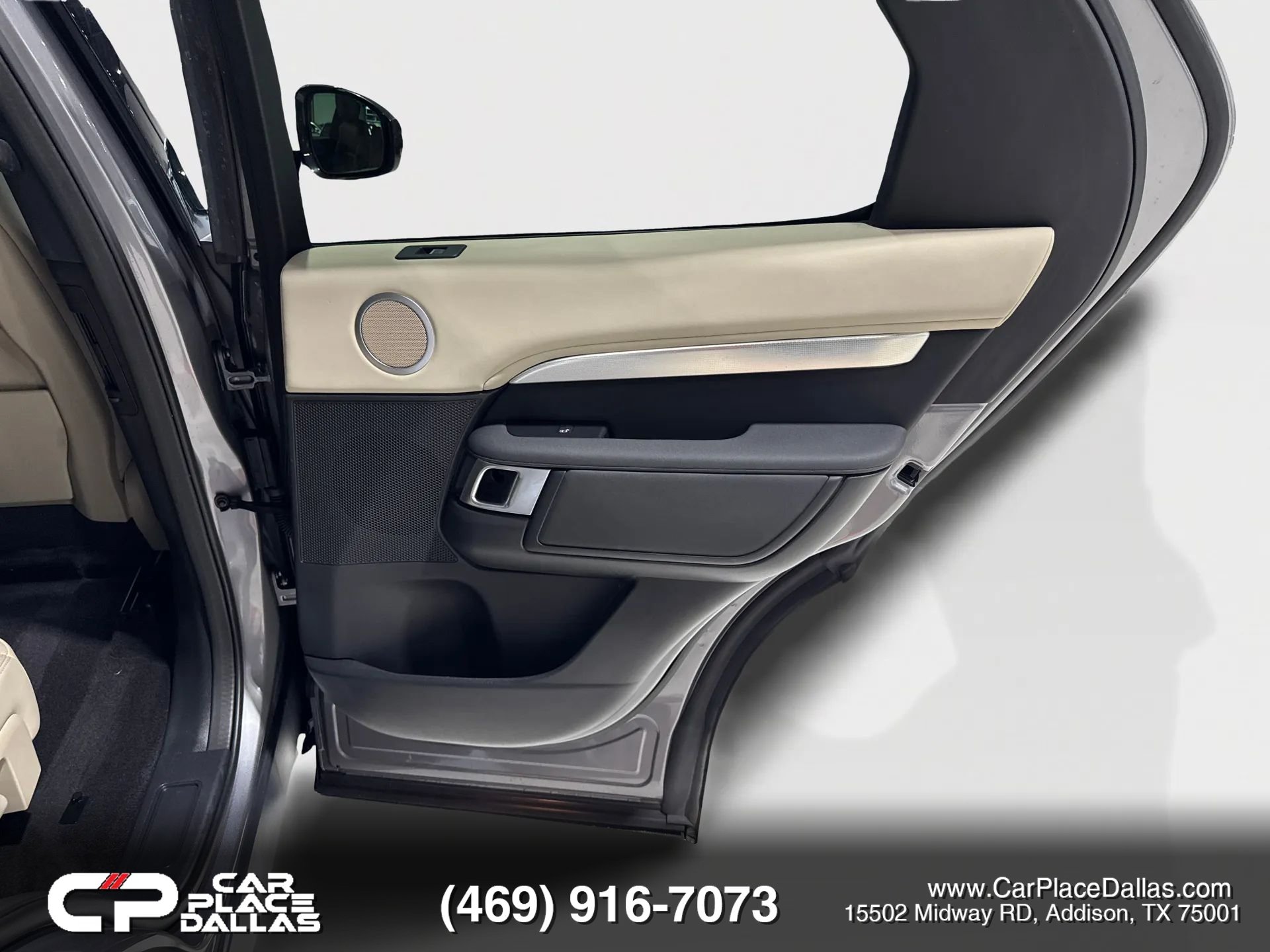 Used 2020 Land Rover Discovery Landmark AWD/4WD image 21