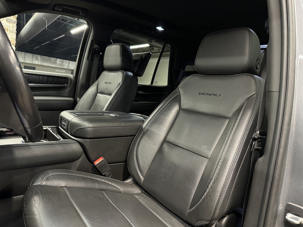 Used 2021 GMC Yukon Denali w/ Denali Ultimate Package AWD/4WD image 26