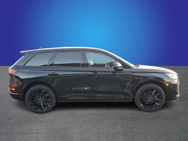 Certified 2025 Lincoln Corsair Reserve w/ Jet Appearance Package AWD/4WD image 4