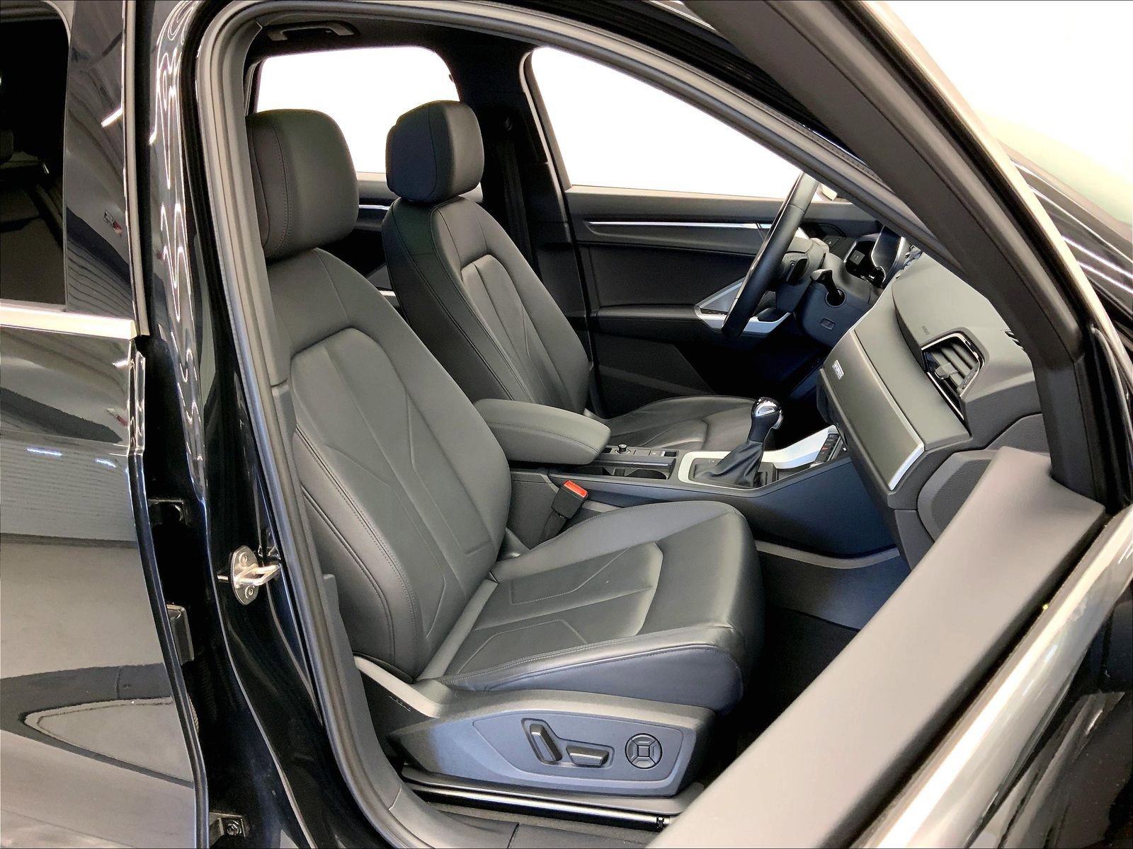 Certified 2023 Audi Q3 2.0T Premium Plus w/ Premium Plus Package AWD/4WD image 6