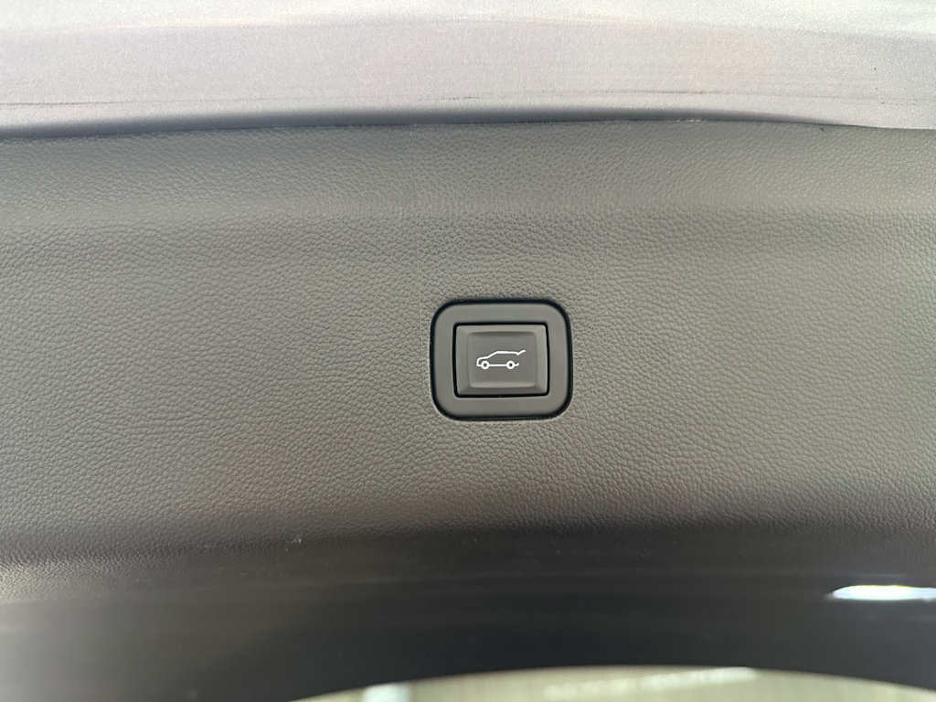 Certified 2024 Buick Enclave Essence w/ Experience Buick Package AWD/4WD image 9