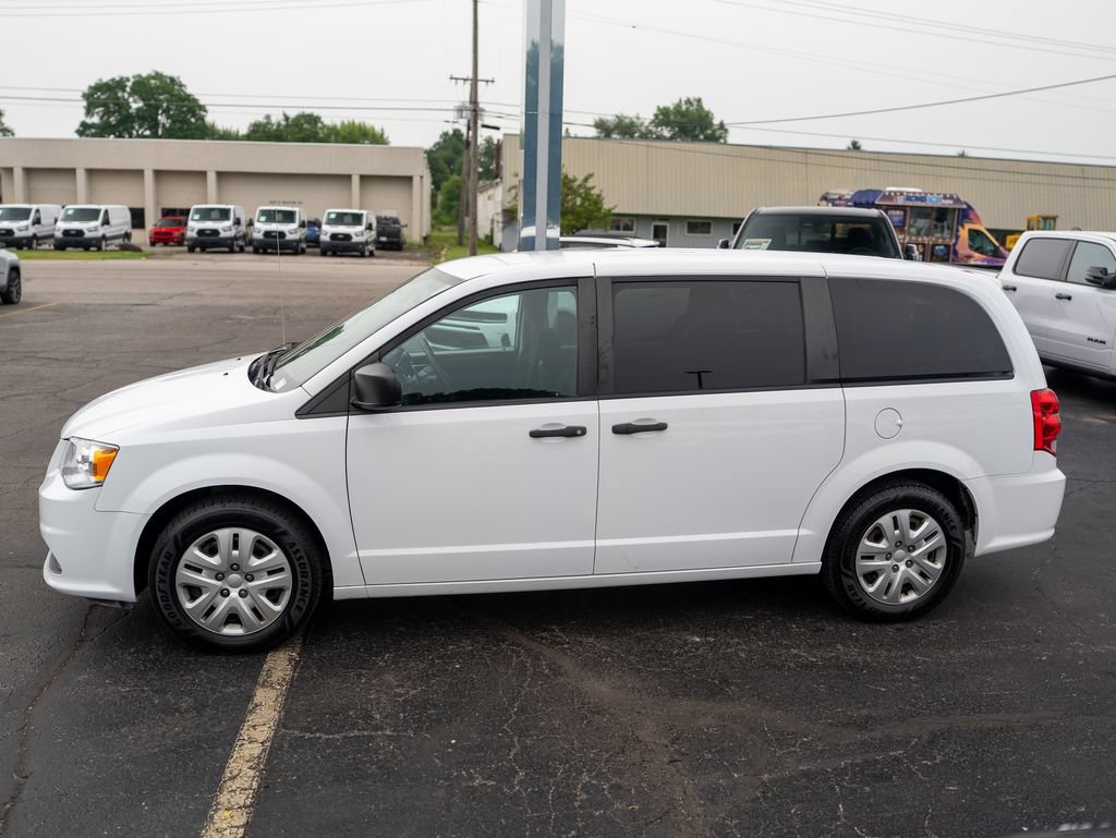 Used 2019 Dodge Grand Caravan SE FWD image 4