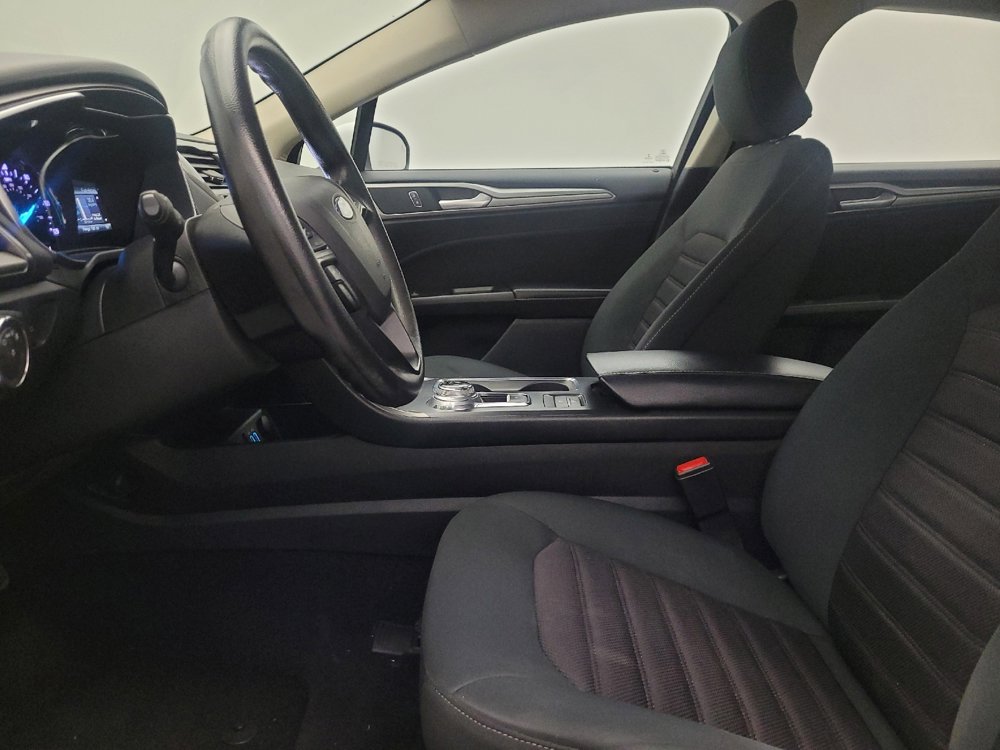 Used 2019 Ford Fusion SE image 17