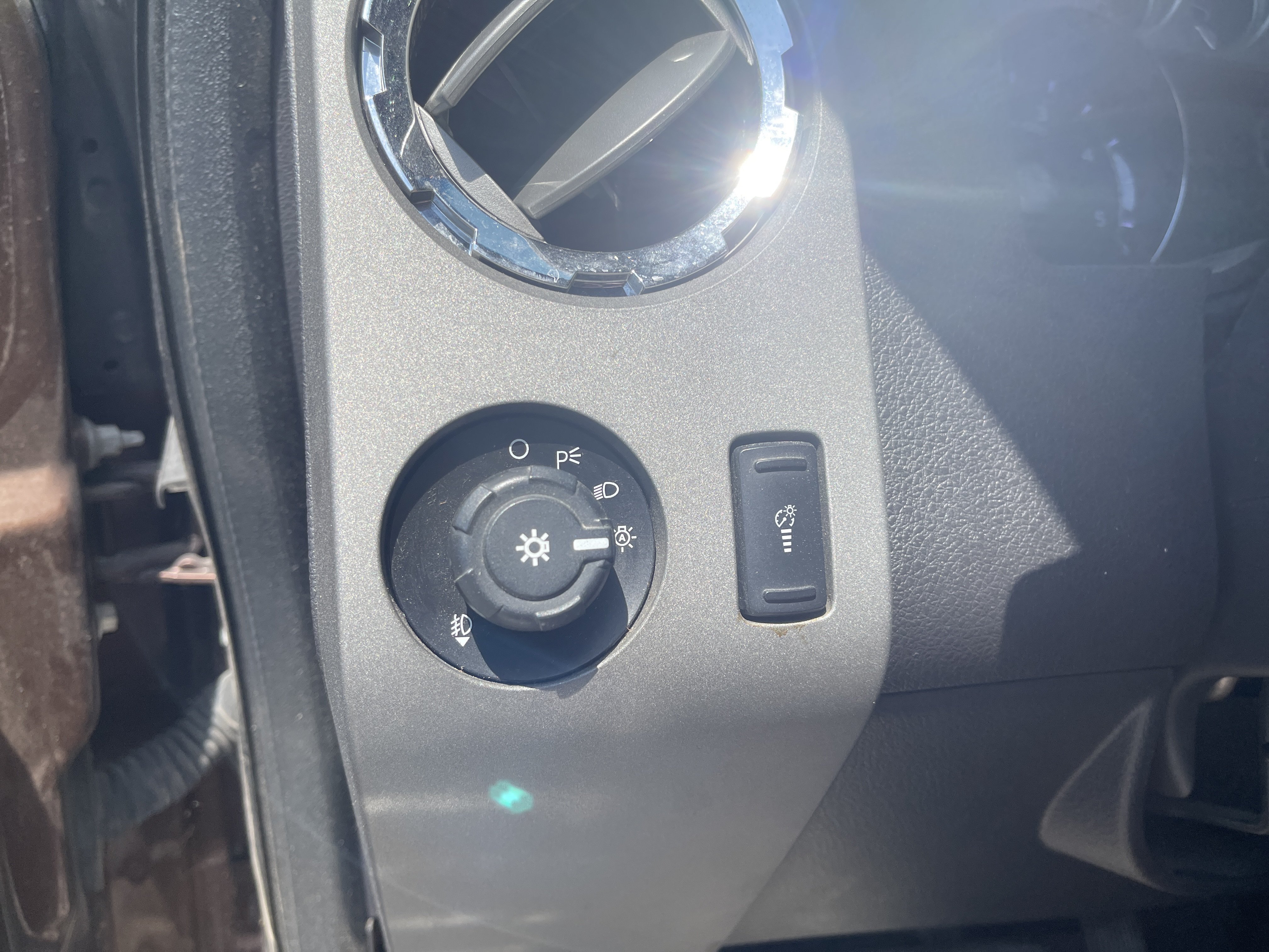 Used 2012 Ford F350 Lariat w/ Lariat Ultimate Pkg AWD/4WD image 22