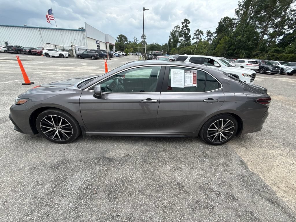 Used 2023 Toyota Camry SE FWD image 5