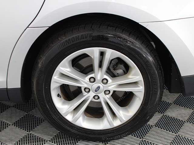Used 2014 Ford Taurus SEL w/ Equipment Group 201A FWD image 17