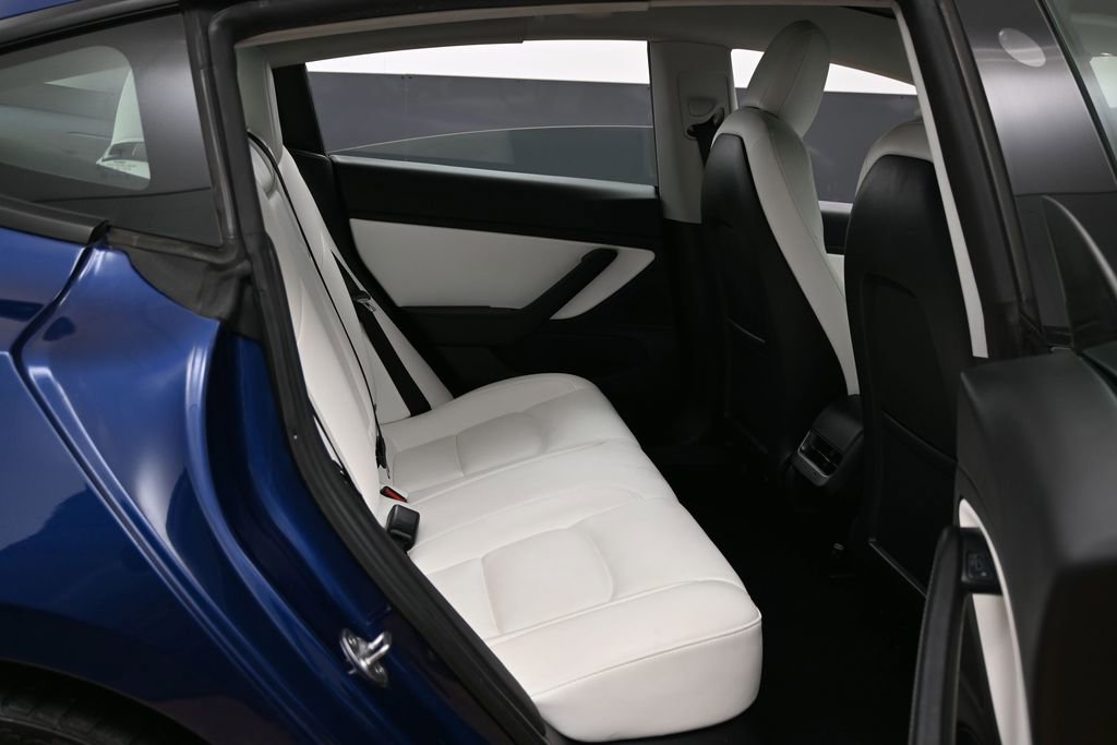 Used 2021 Tesla Model 3 Standard Range Plus image 40