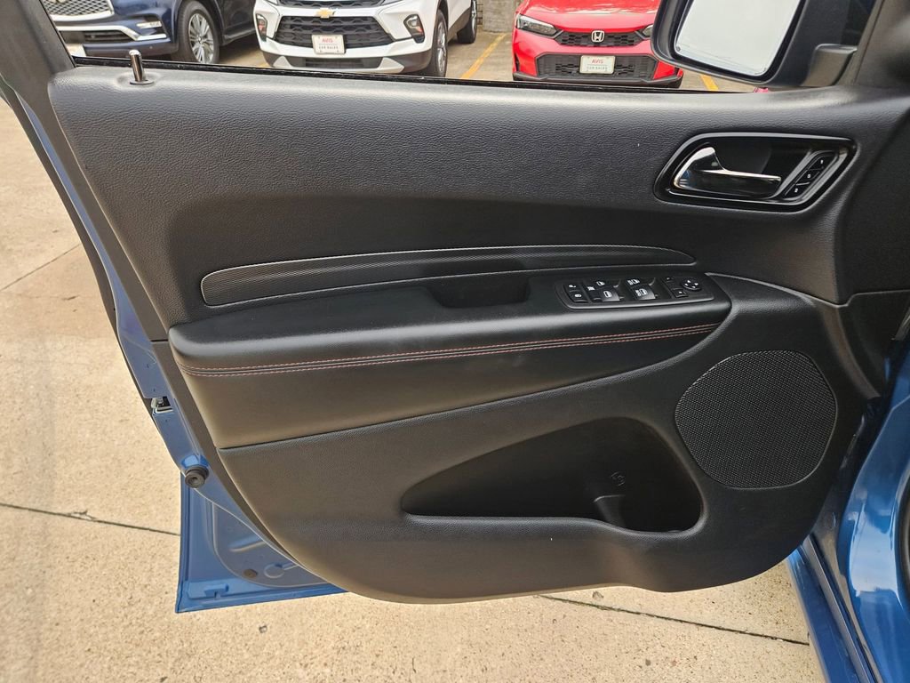 Used 2025 Dodge Durango GT AWD/4WD image 14