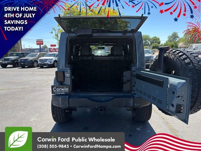 Used 2014 Jeep Wrangler Unlimited Rubicon w/ Connectivity Group AWD/4WD image 30