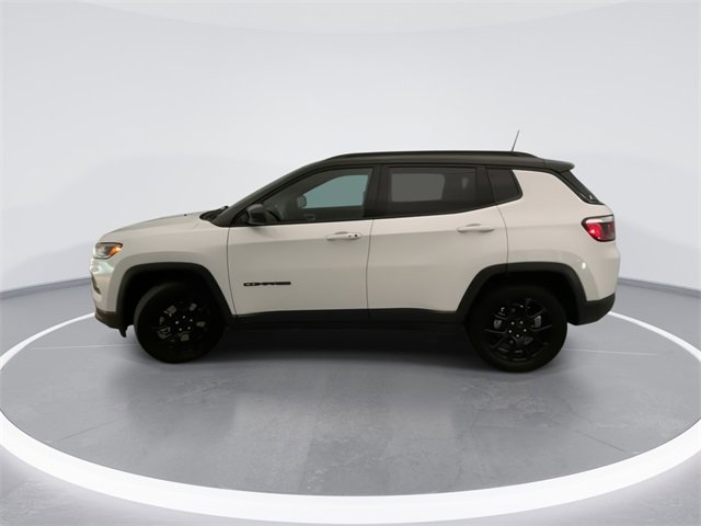 Used 2024 Jeep Compass Latitude w/ Altitude Special Edition image 9