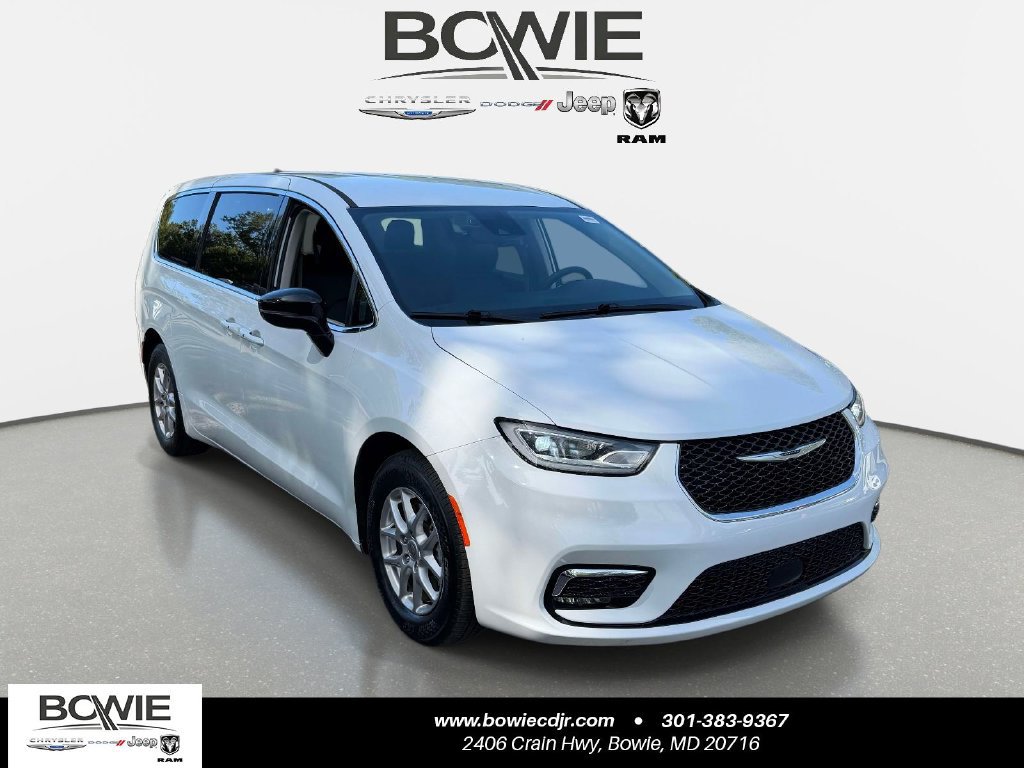 Used 2024 Chrysler Pacifica Touring-L