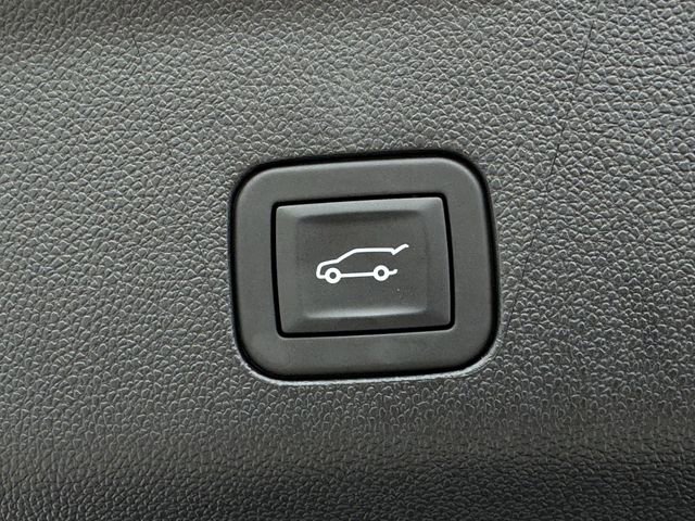 Used 2025 Chevrolet Tahoe Z71 w/ Comfort Package AWD/4WD image 33