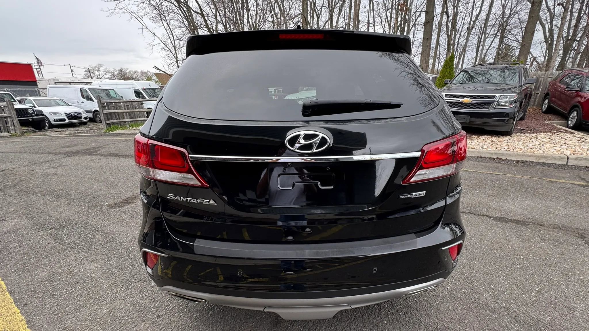 Used 2017 Hyundai Santa Fe AWD image 5