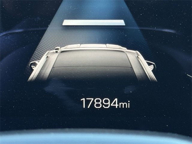 Used 2025 GMC Yukon XL Denali image 17