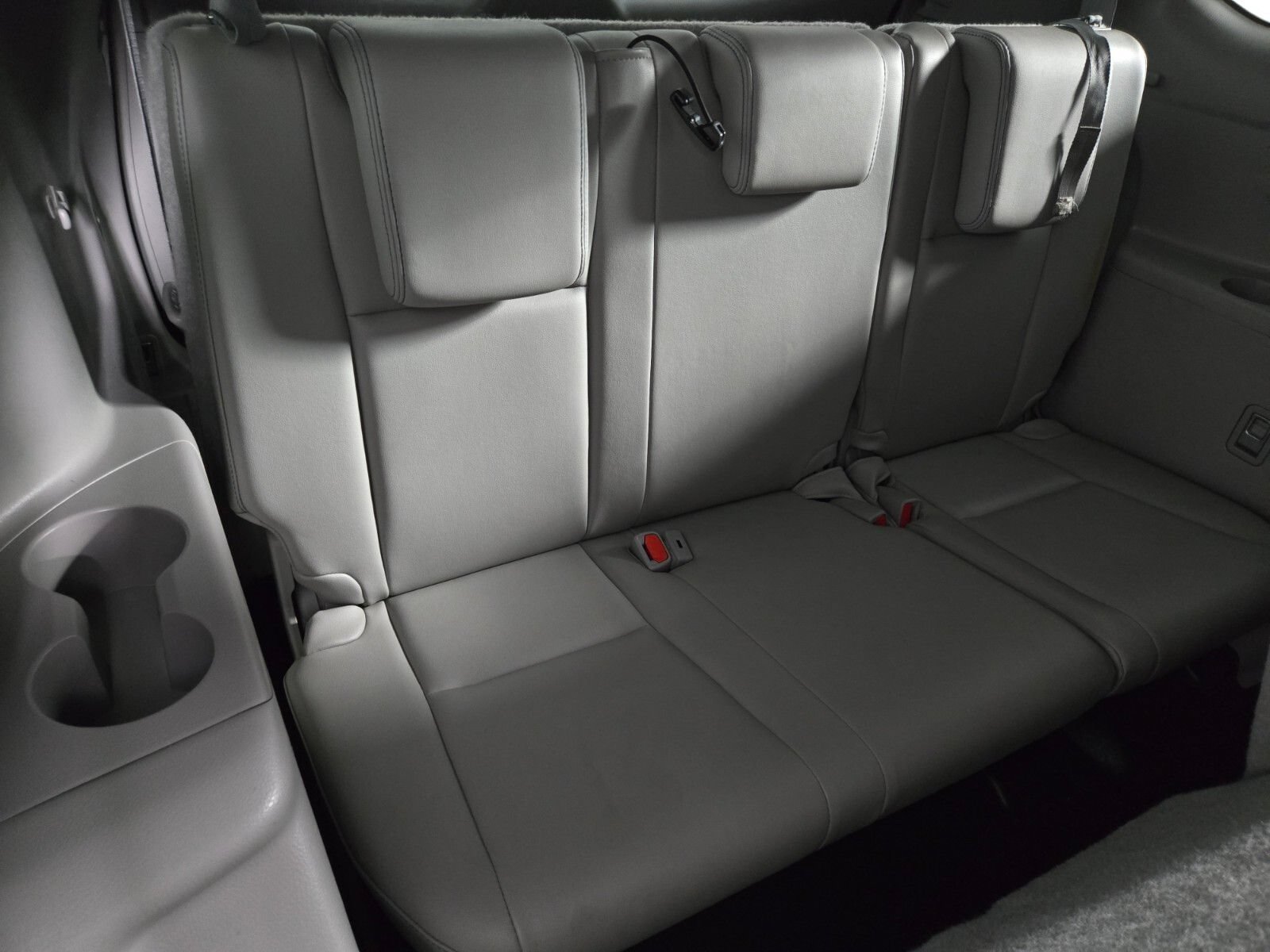Used 2014 Toyota Highlander XLE FWD image 19