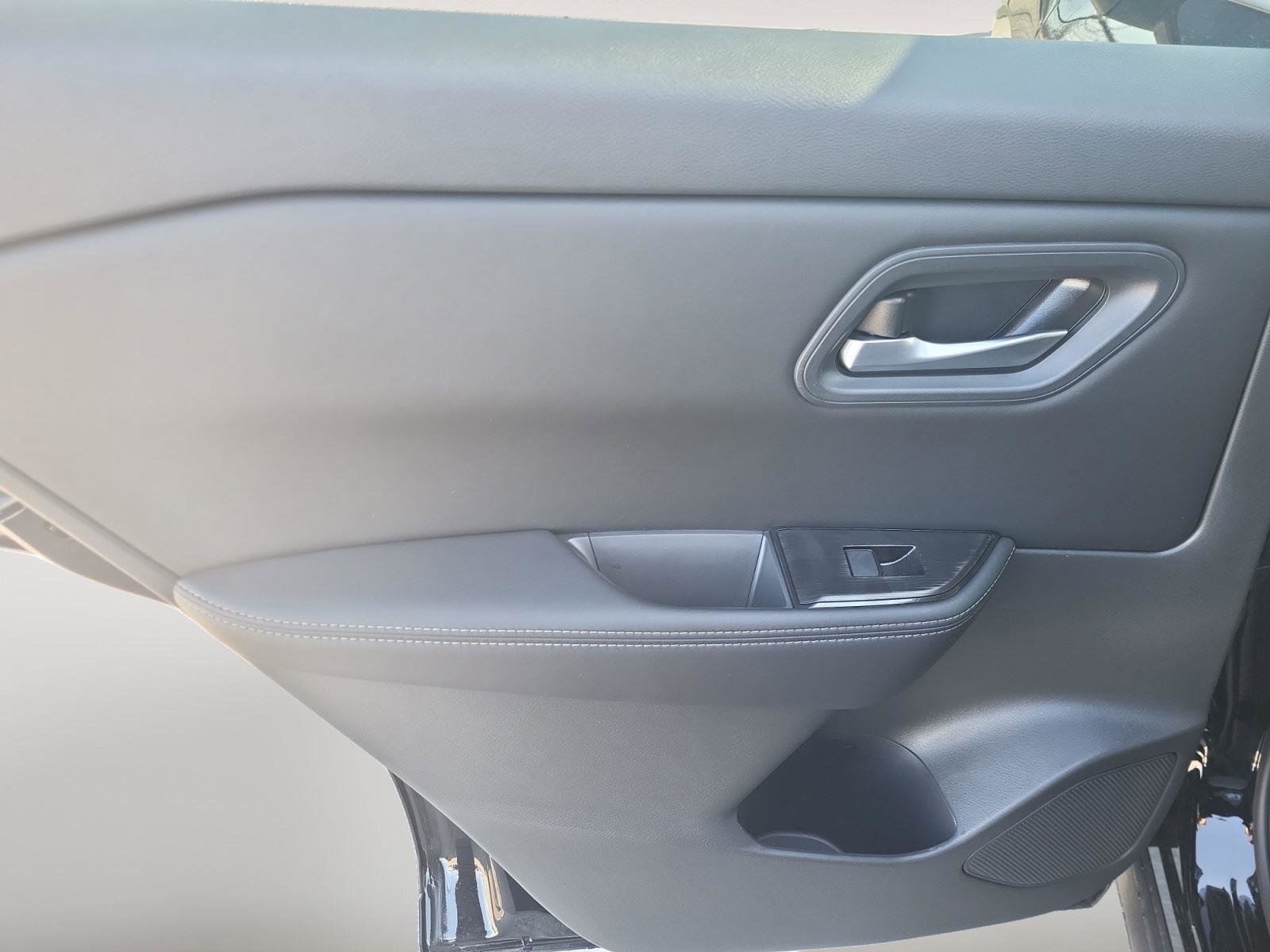 New 2026 Nissan Rogue SV AWD/4WD image 18