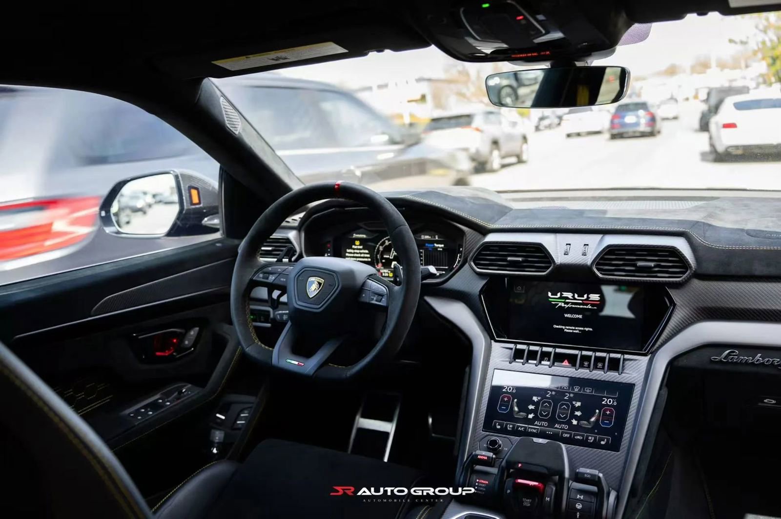 Used 2023 Lamborghini Urus Performante AWD/4WD image 20