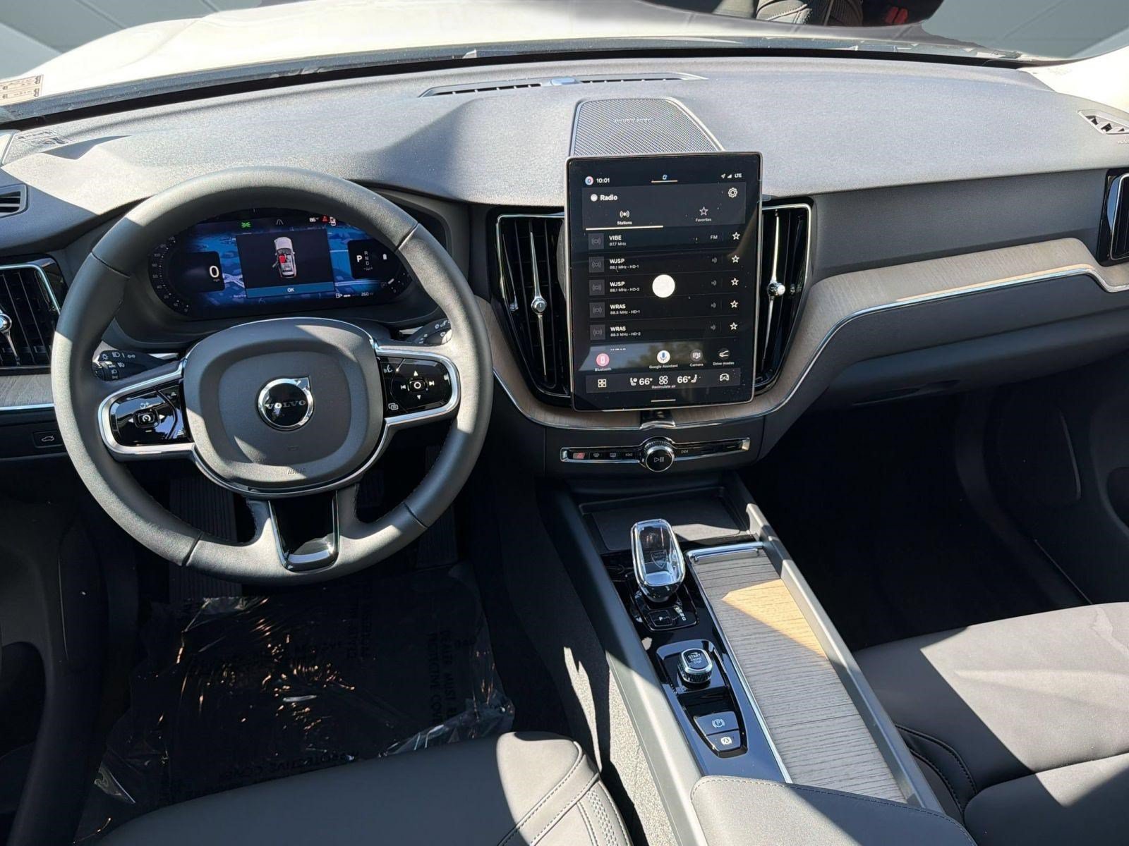 New 2027 Volvo XC60 B5 Plus AWD/4WD image 26