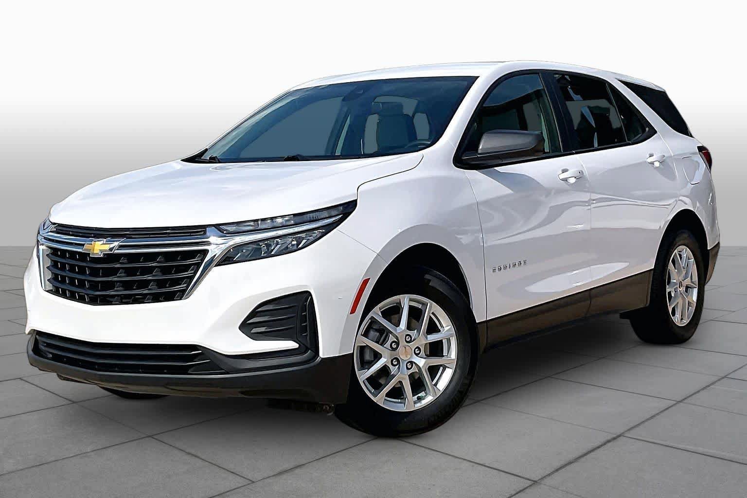 Used 2024 Chevrolet Equinox LS w/ Driver Confidence II Package FWD image 2