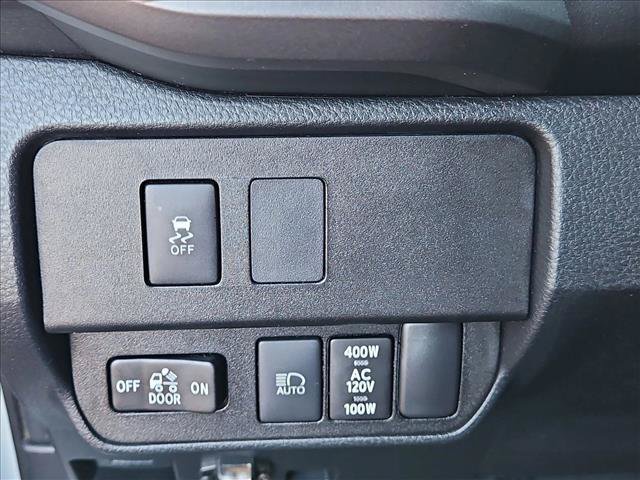 Used 2020 Toyota Tacoma TRD Off-Road w/ Technology Package AWD/4WD image 15