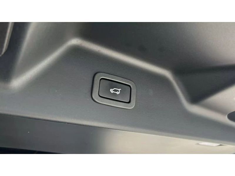 Used 2019 Land Rover Range Rover Long Wheelbase Supercharged image 24