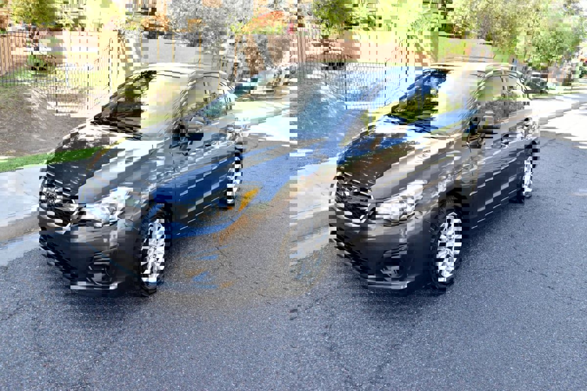 Used 2013 Subaru Impreza 2.0i Premium image 3