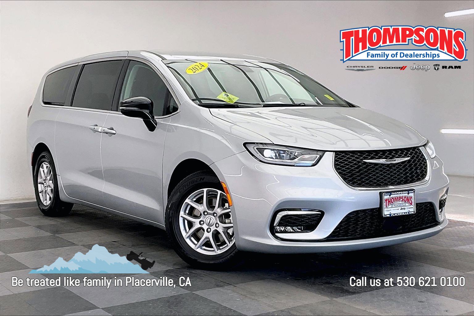 Used 2024 Chrysler Pacifica Touring-L image 1