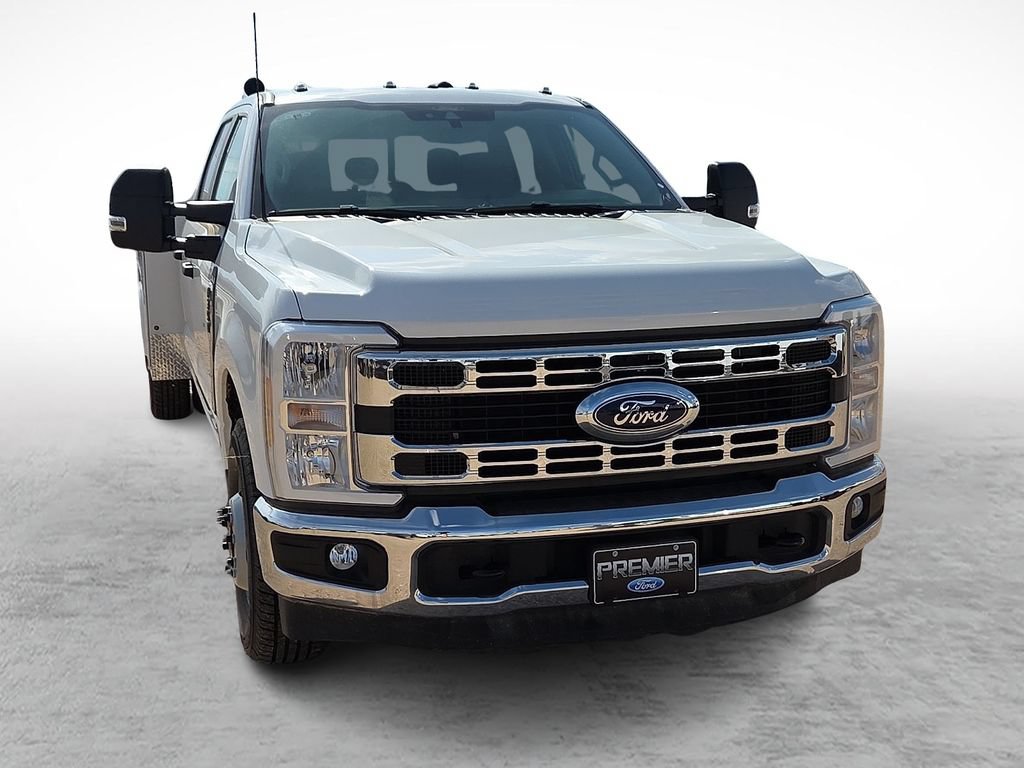 New 2025 Ford F350 XL w/ XL Chrome Package RWD image 2