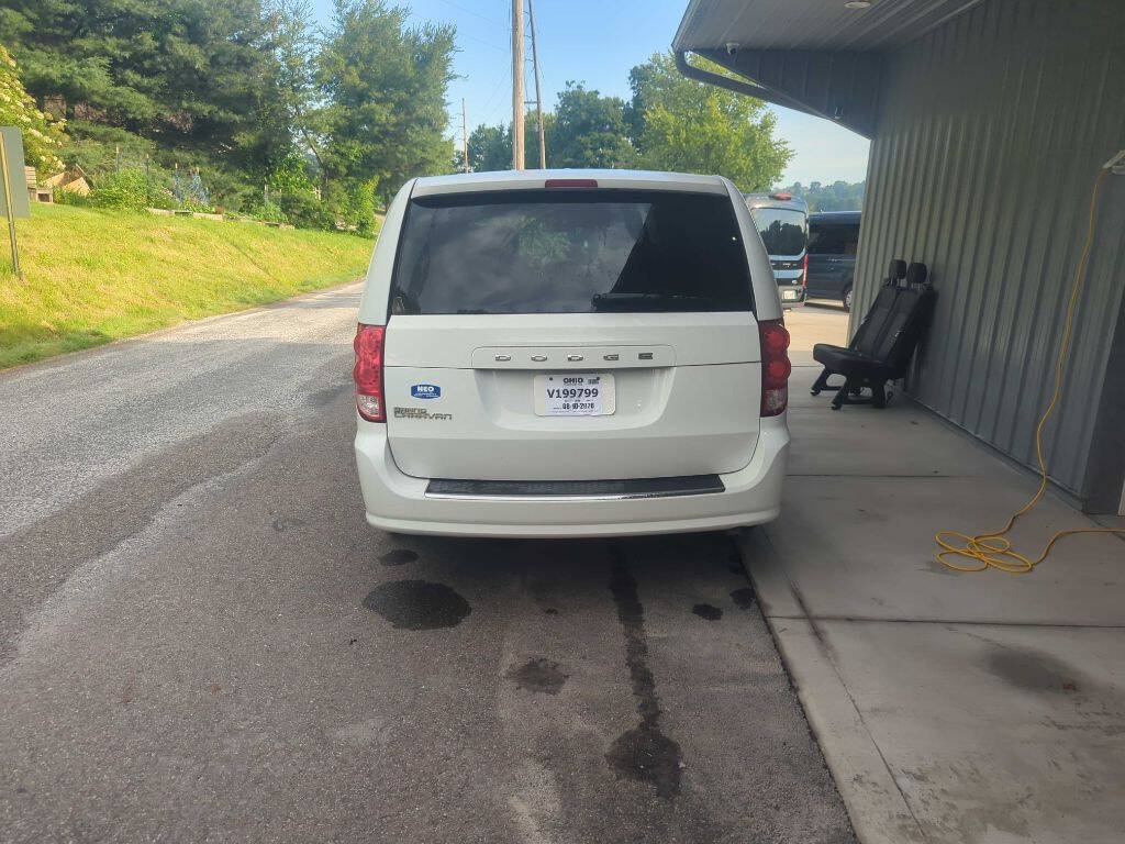 Used 2016 Dodge Grand Caravan SE w/ Quick Order Package 29E SE FWD image 4