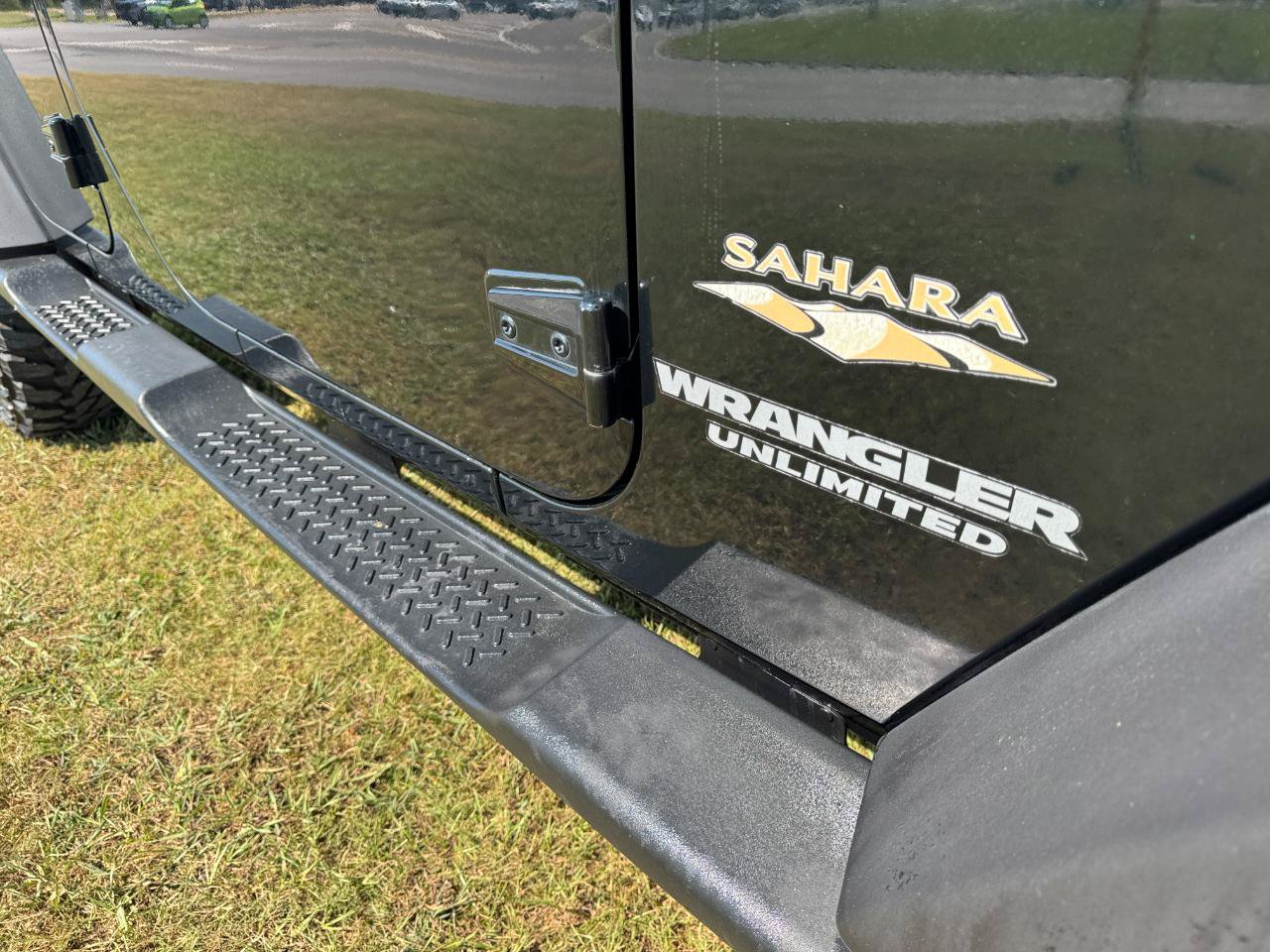 Used 2012 Jeep Wrangler Unlimited Sahara AWD/4WD image 12