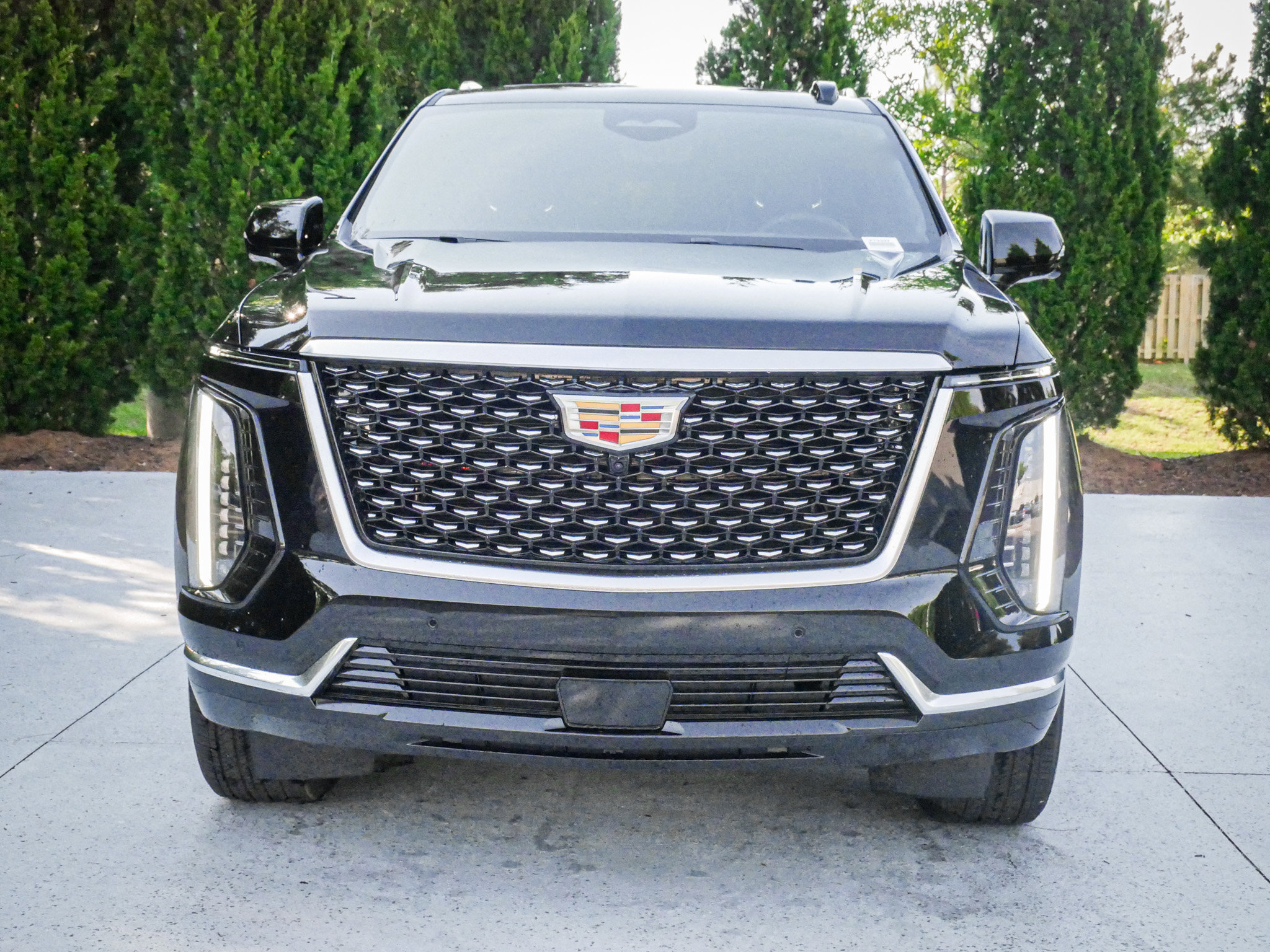 Used 2026 Cadillac Escalade ESV Luxury AWD/4WD image 3