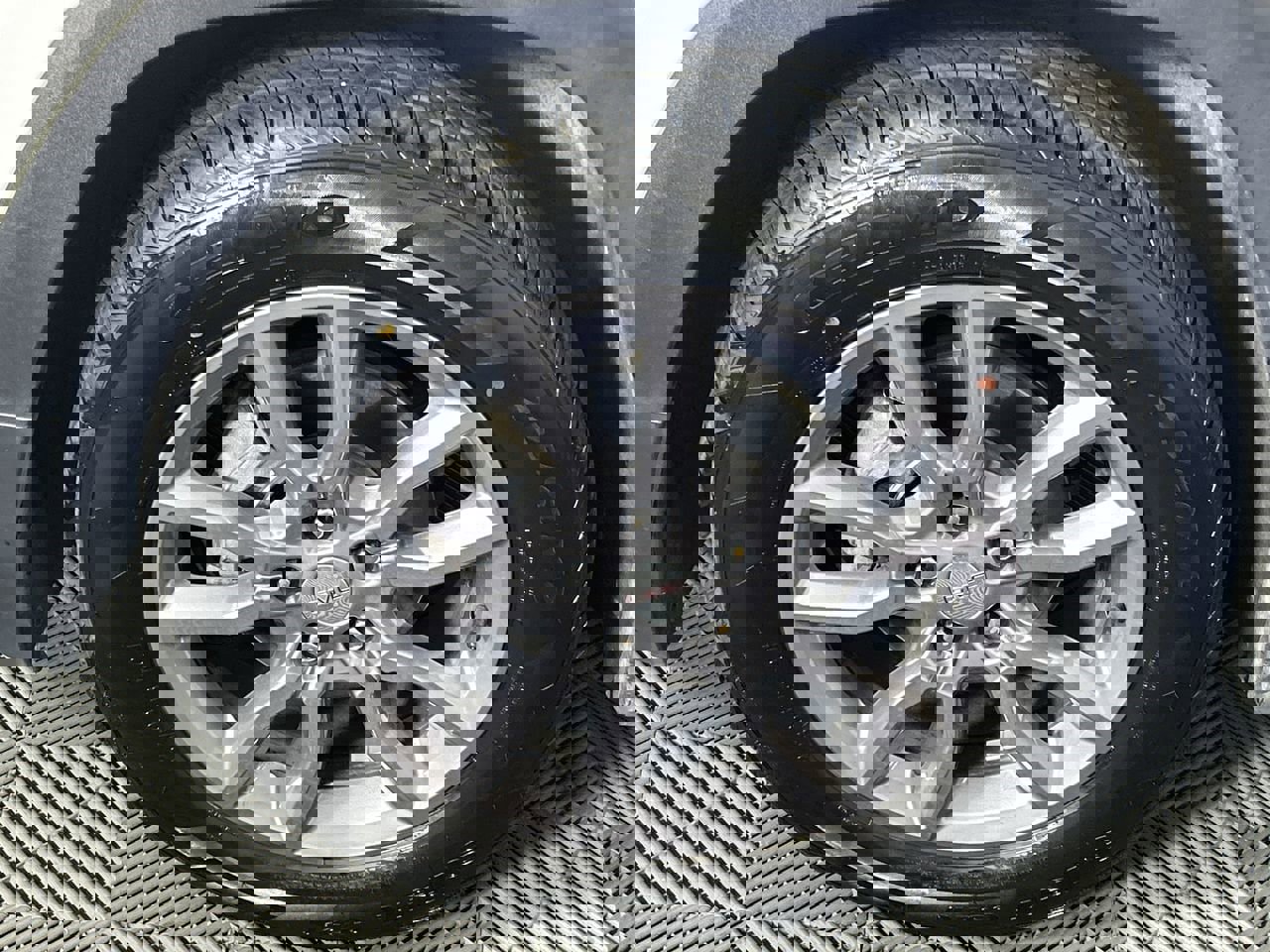 Used 2024 GMC Terrain SLT image 9