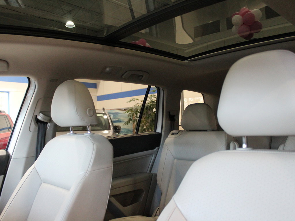 Used 2019 Volkswagen Atlas SEL R-Line image 13