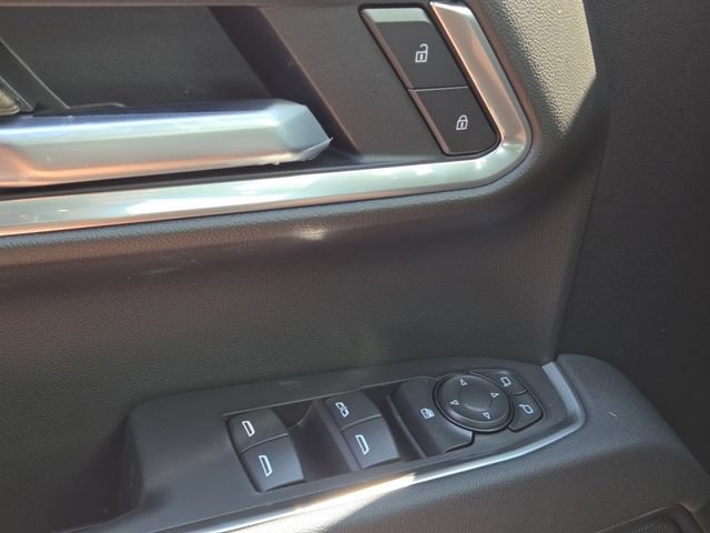 New 2026 Chevrolet Silverado 1500 RST w/ Dark Appearance Package AWD/4WD image 25