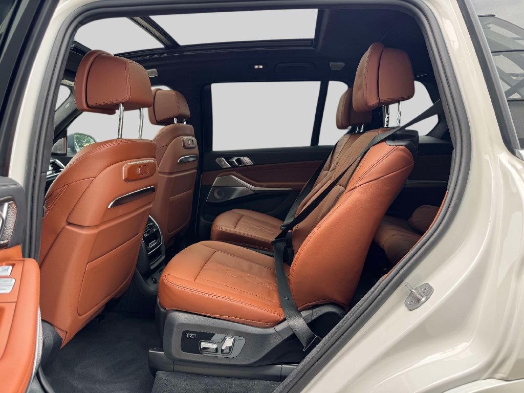Certified 2024 BMW X7 xDrive40i AWD/4WD image 13