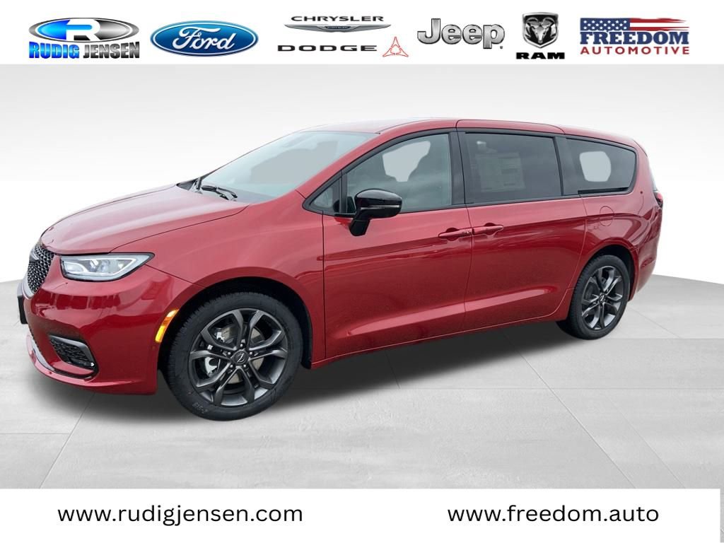 New 2026 Chrysler Pacifica Select video 2